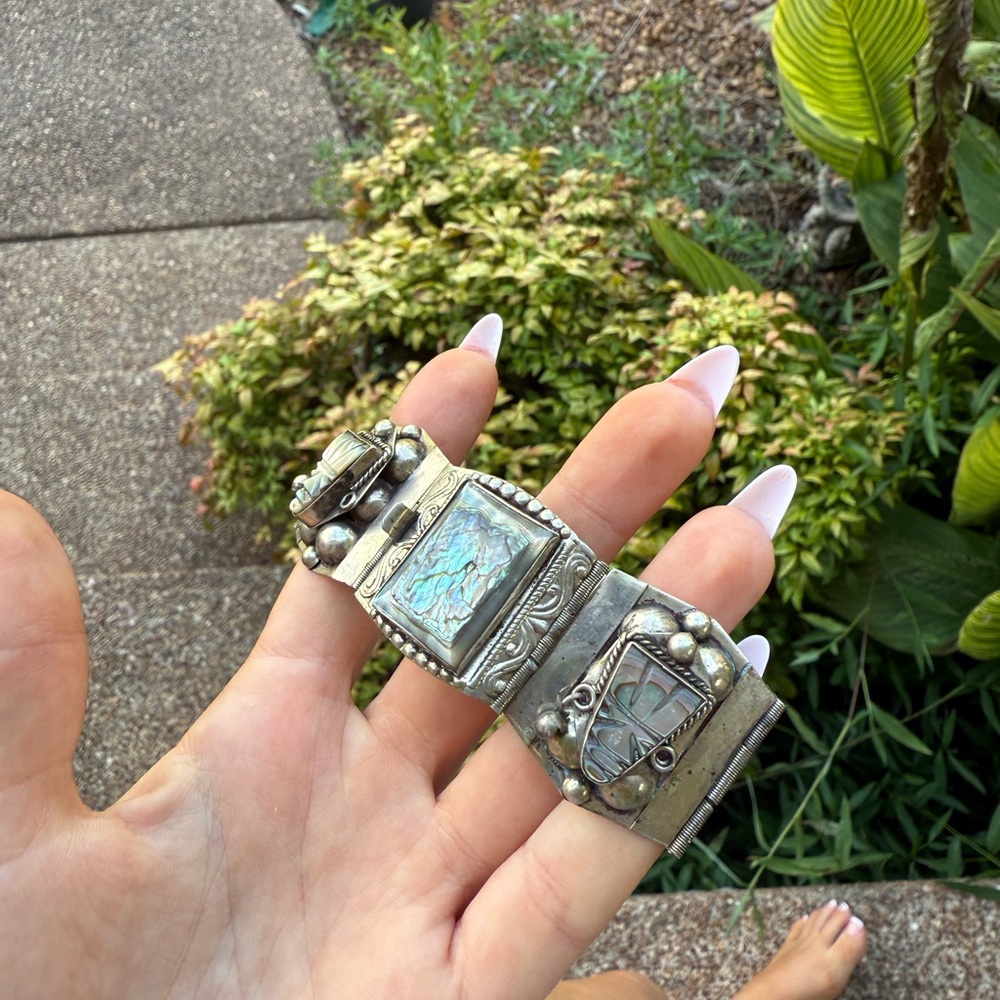 Taxco Silver Bracelet with Iridescent Blue Accents - Picture 3 of 5